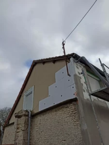 Pose isolant exterieur à Epernon (28)